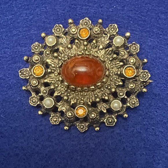 Ornate Vintage Sarah Cov Gold and Orange Floral Brooch - Picture 3 of 7